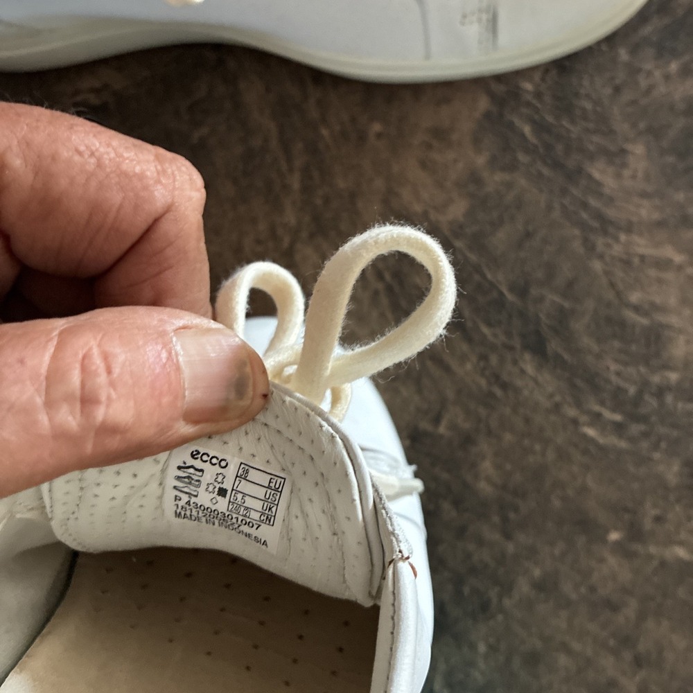 ECCO "Soft 7" Women's Contemporary Genuine Leather Cushioned Sneaker (White) 7.5 - Picture 5 of 8
